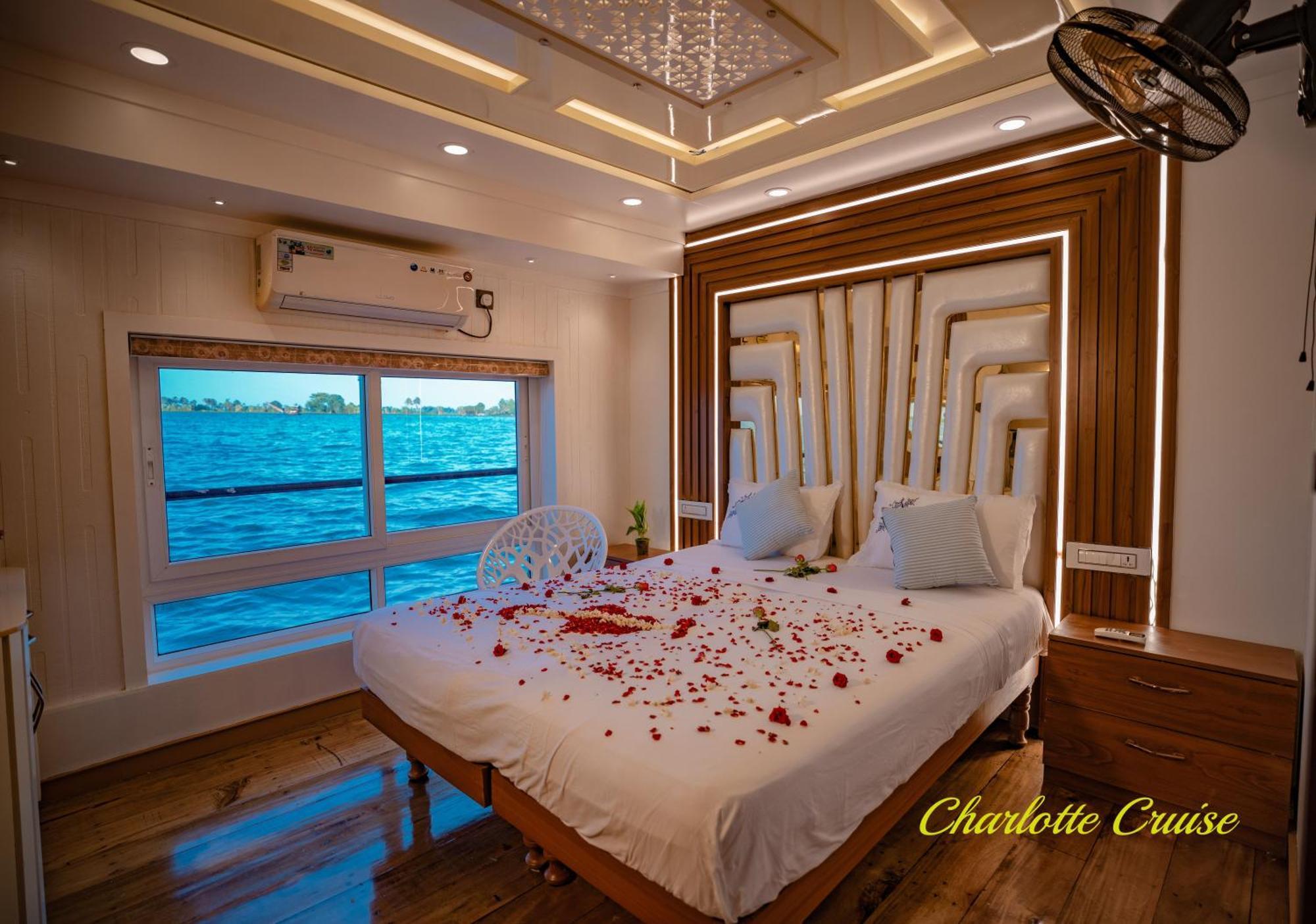 מלון Alappuzha Charlotte Cruise House Boat מראה חיצוני תמונה